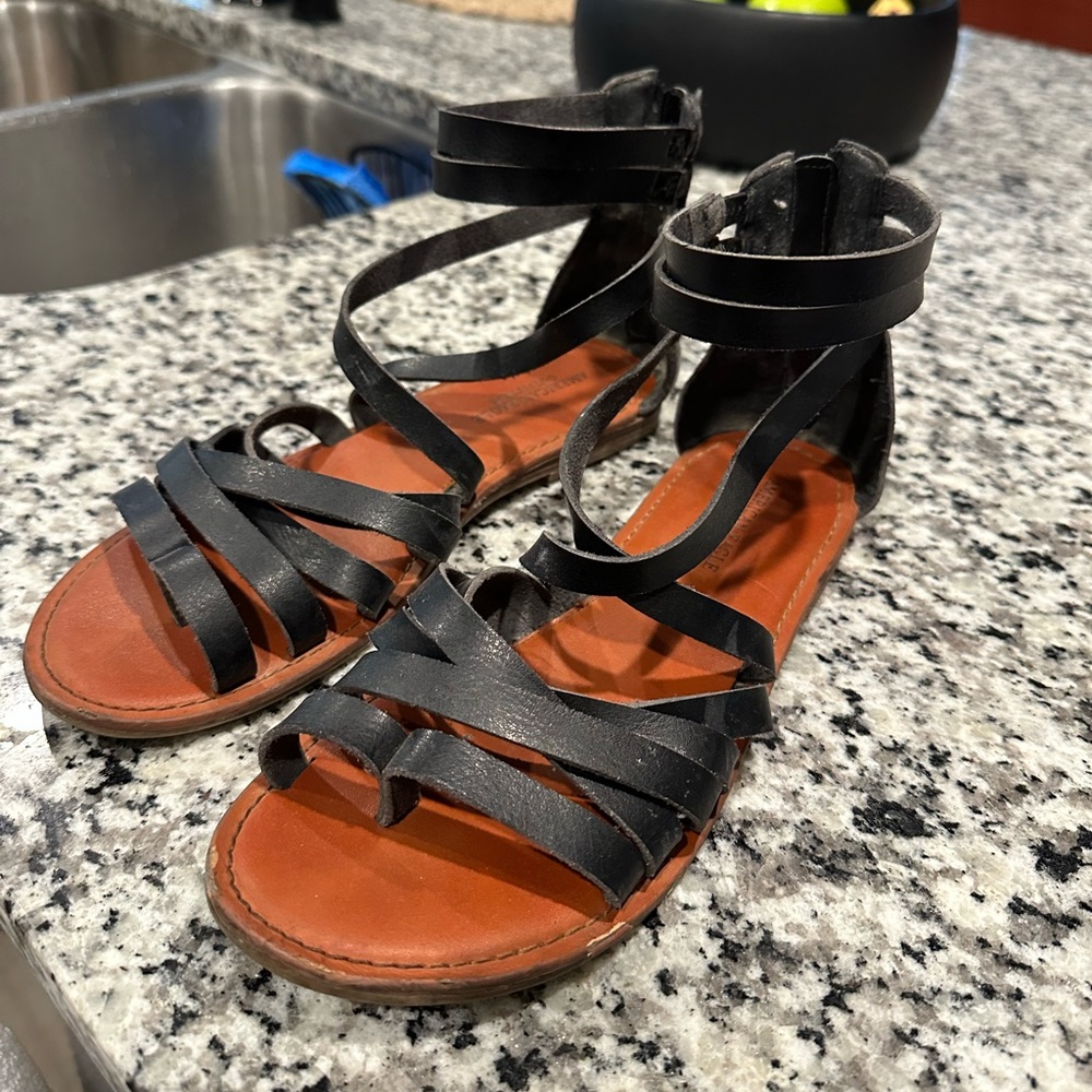 American eagle sandals
